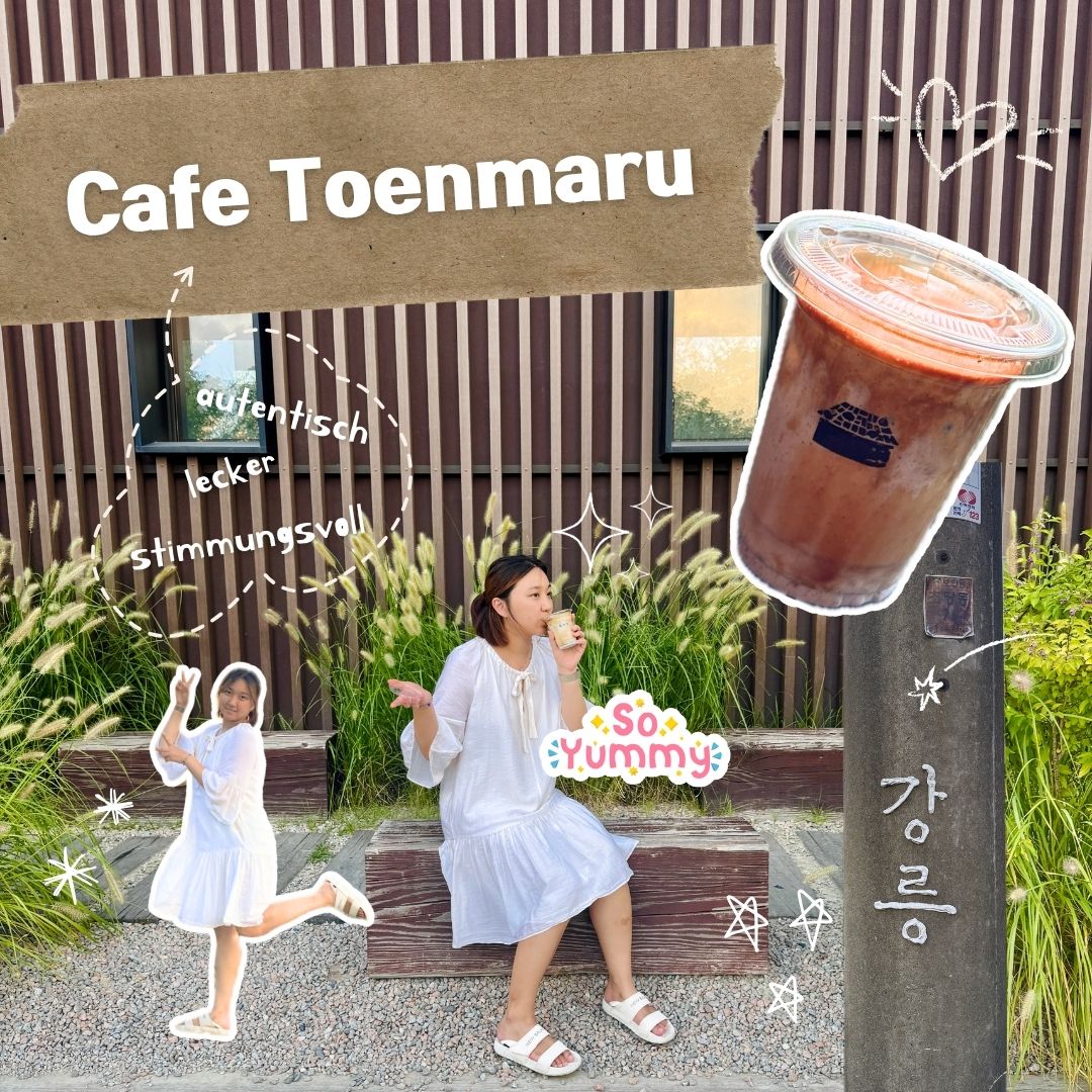 Fotocollage vor Café Toenmaru in Gangneung: Besucherin im weißen Kleid mit einem Getränk